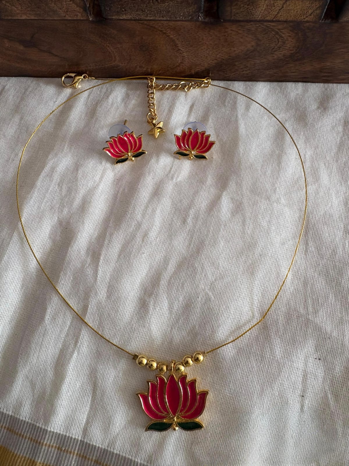 Invisible lotus