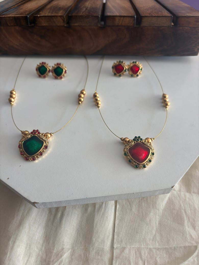 Invisible pendant chain