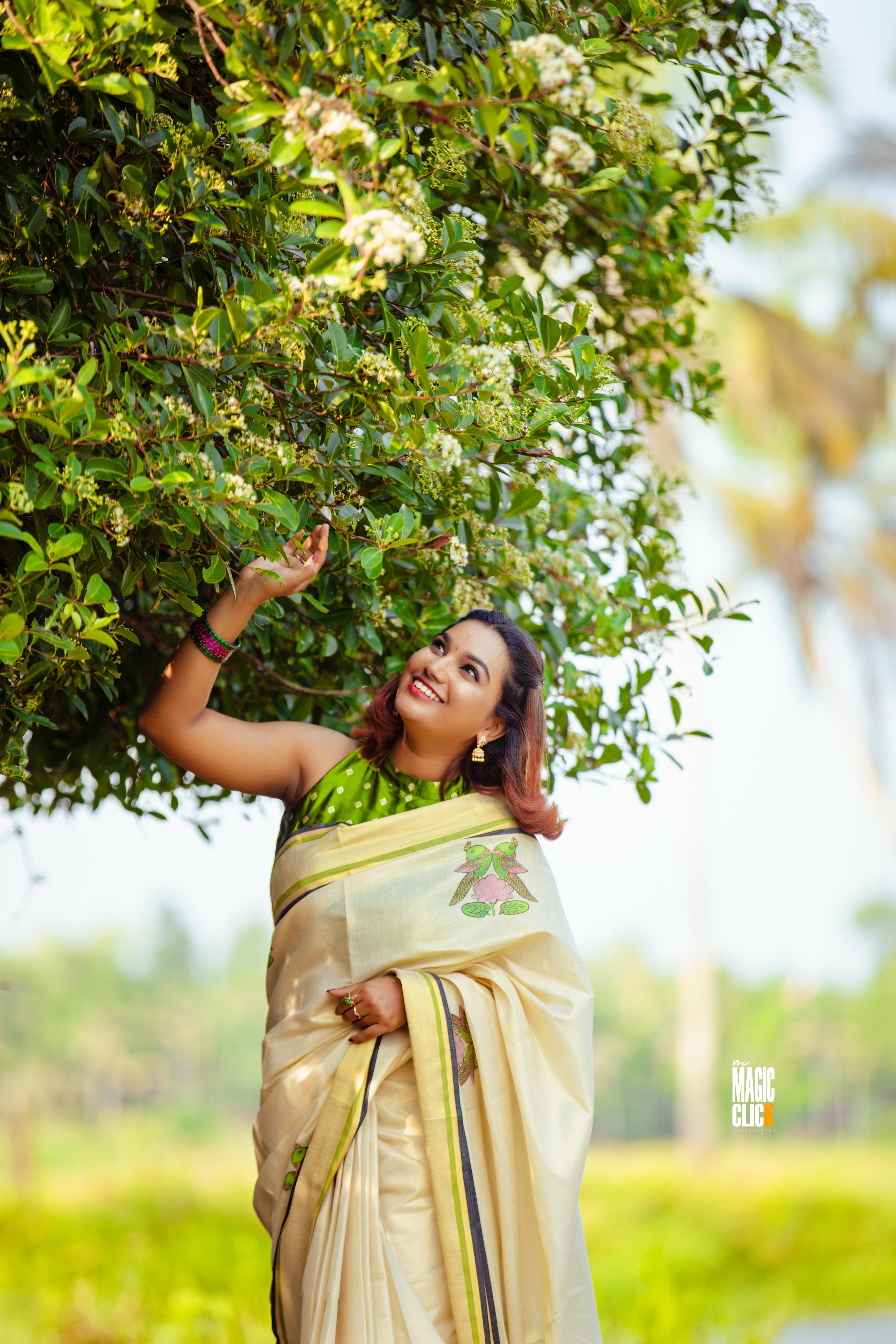 Raja Chithra - Tajore Paintings Digital Printed Tissue saree