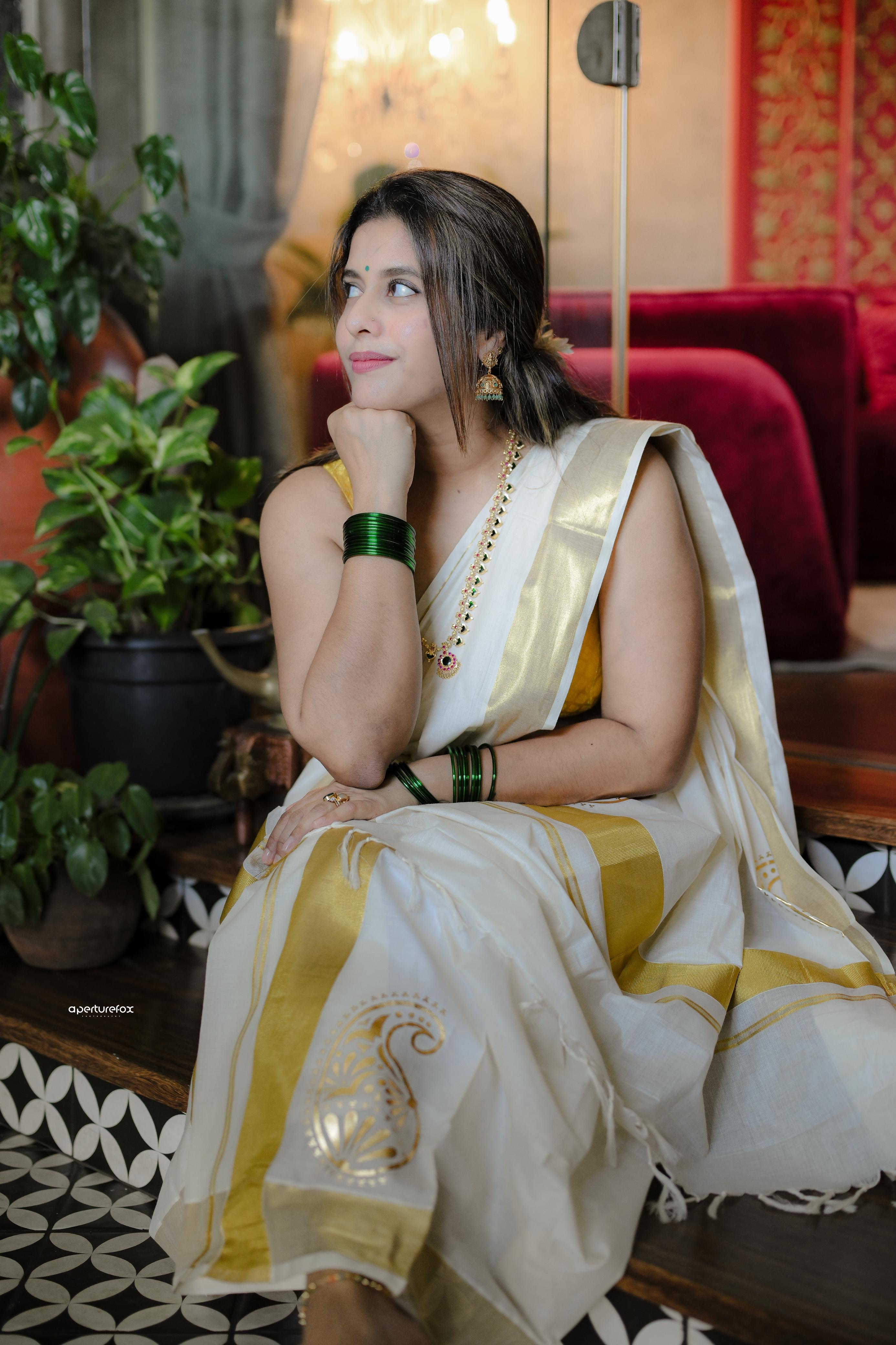 Swarnam Golden Foil Kasavu Set Mundu
