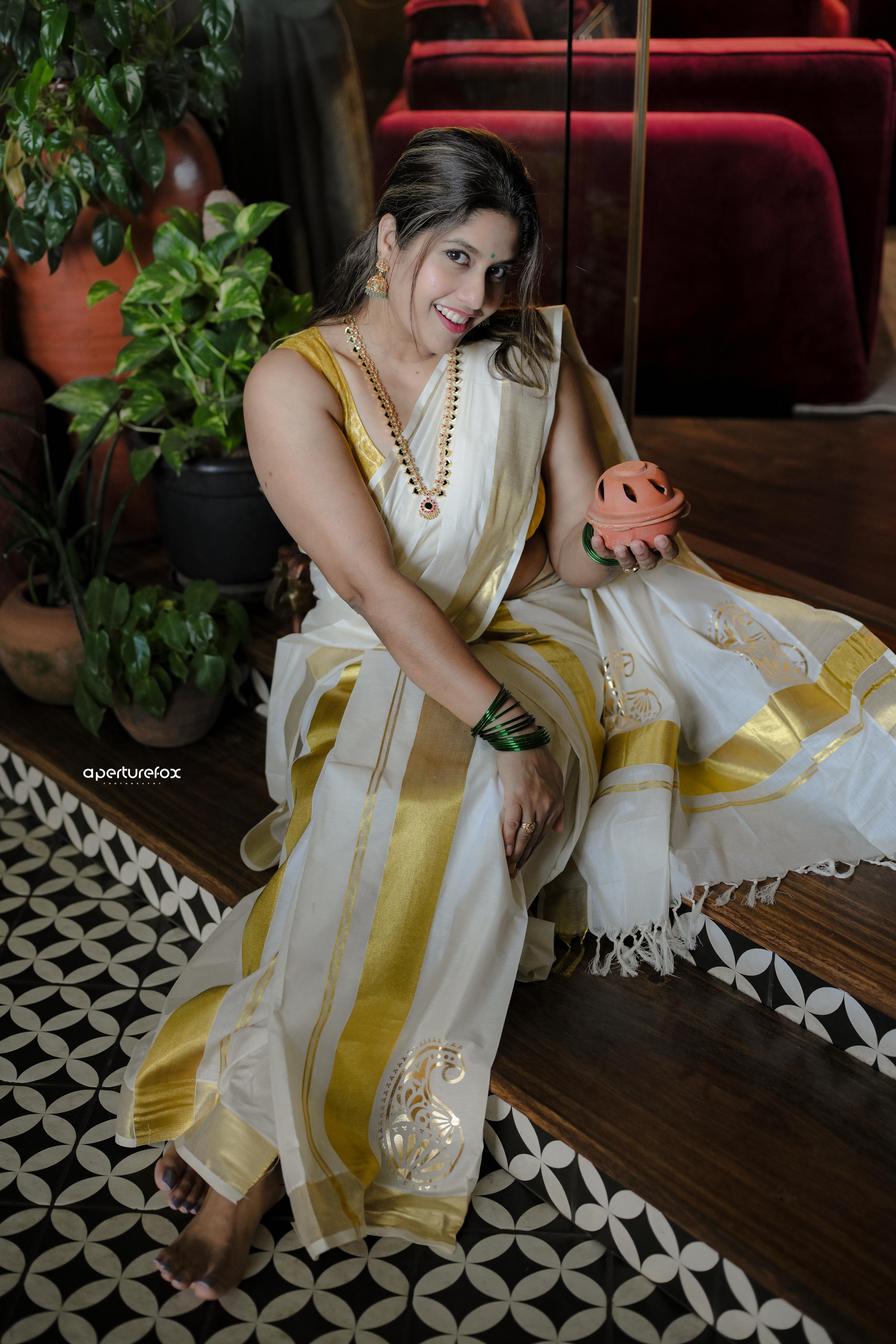 Swarnam Golden Foil Kasavu Set Mundu