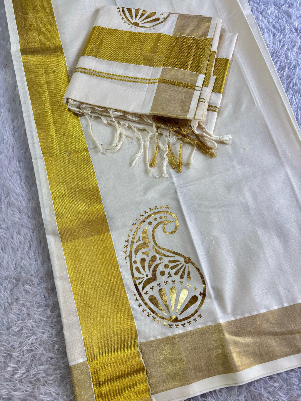 Swarnam Golden Foil Kasavu Set Mundu
