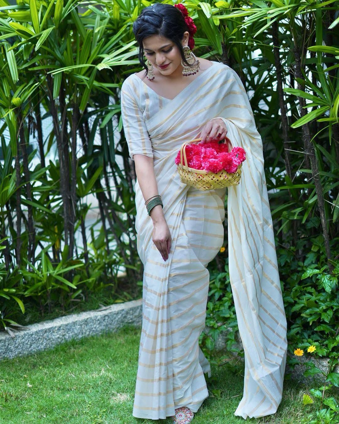 Cotton Golden Lines Saree with Elegant Tassels