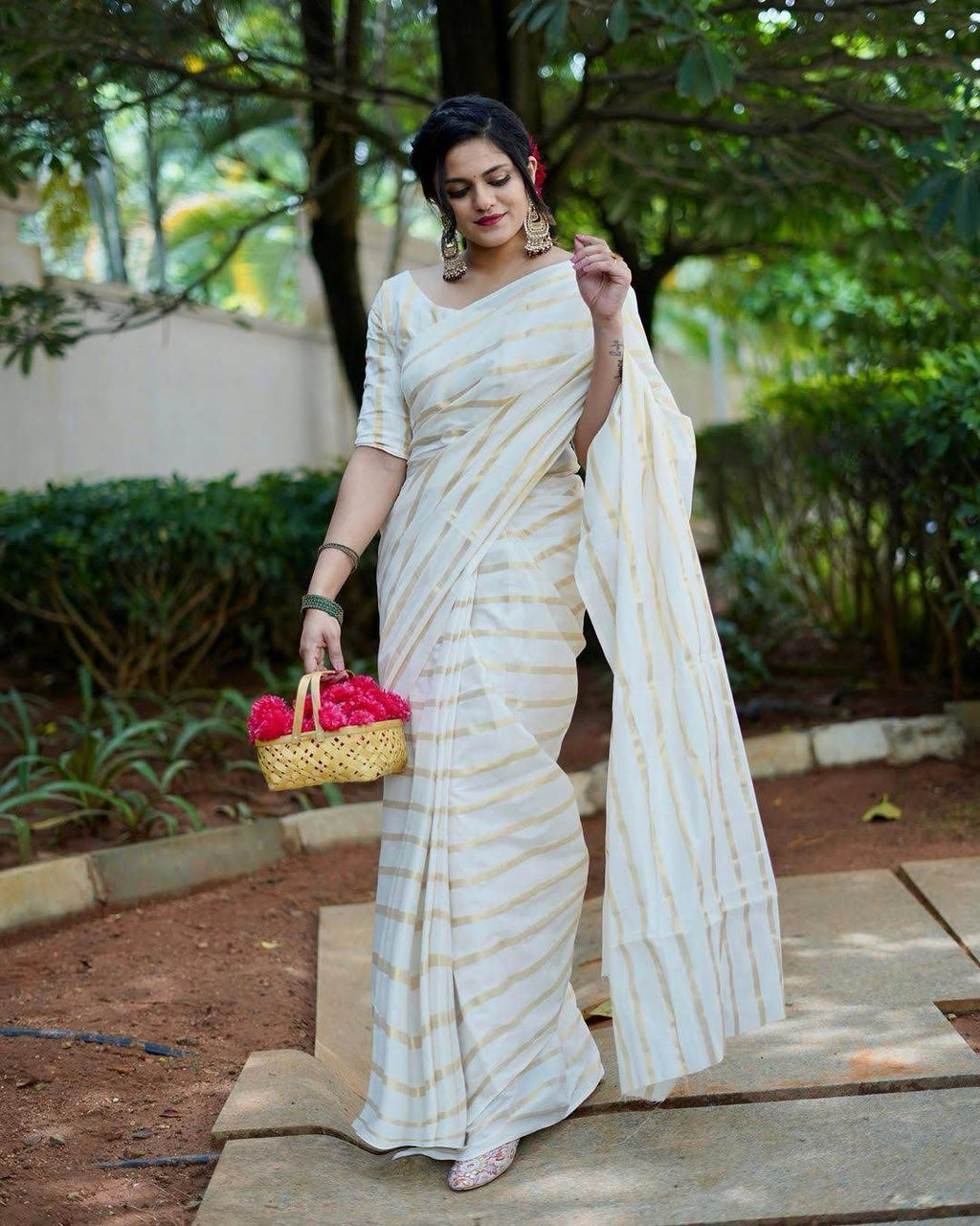 Cotton Golden Lines Saree with Elegant Tassels