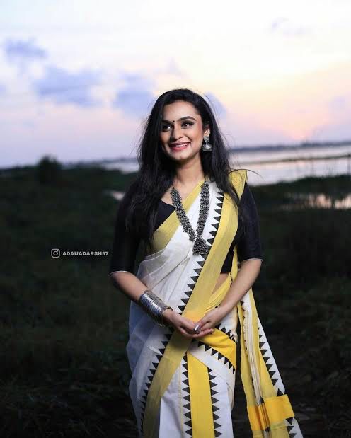 Black and yellow temple design Set mundu