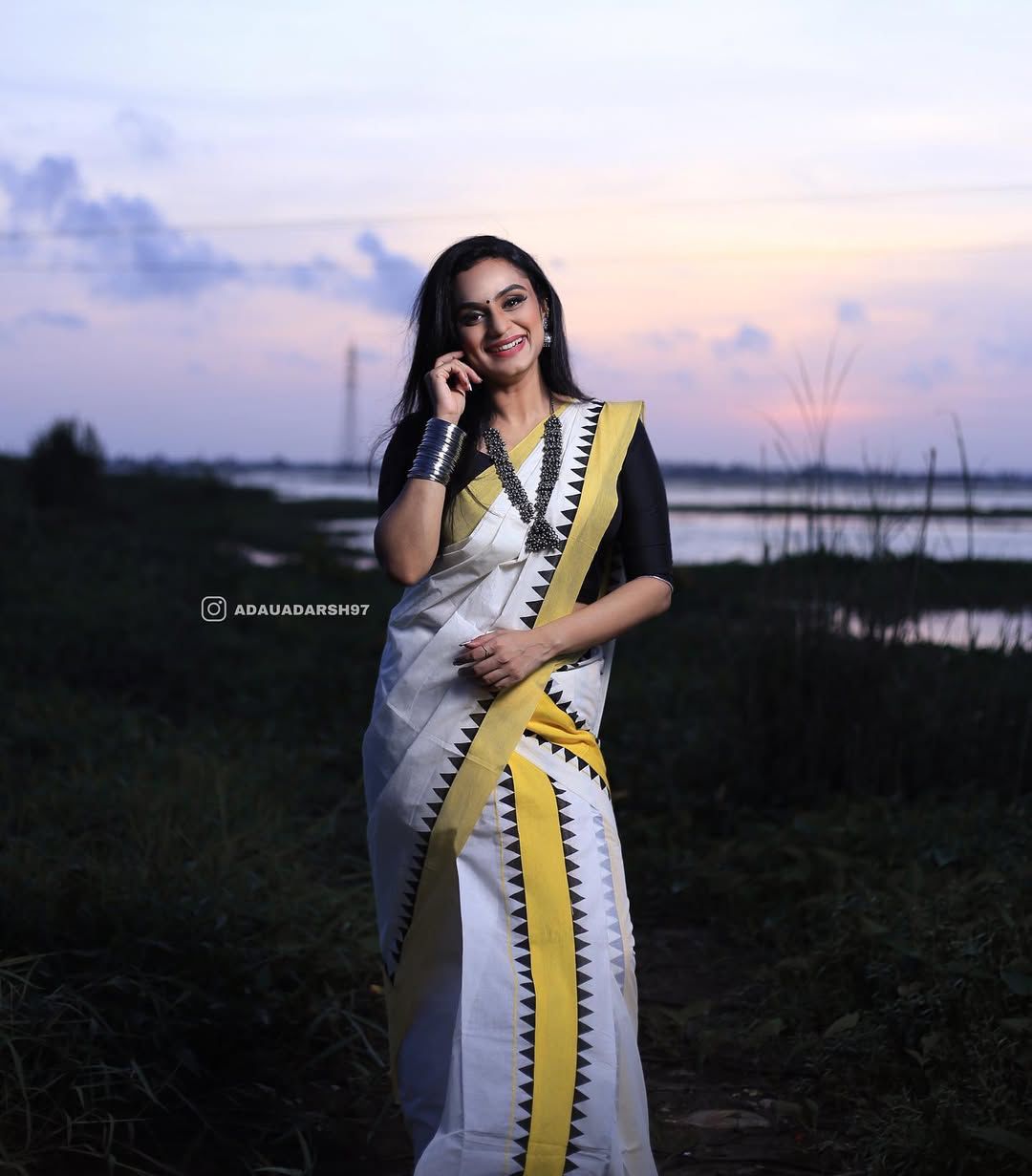 Black and yellow temple design Set mundu