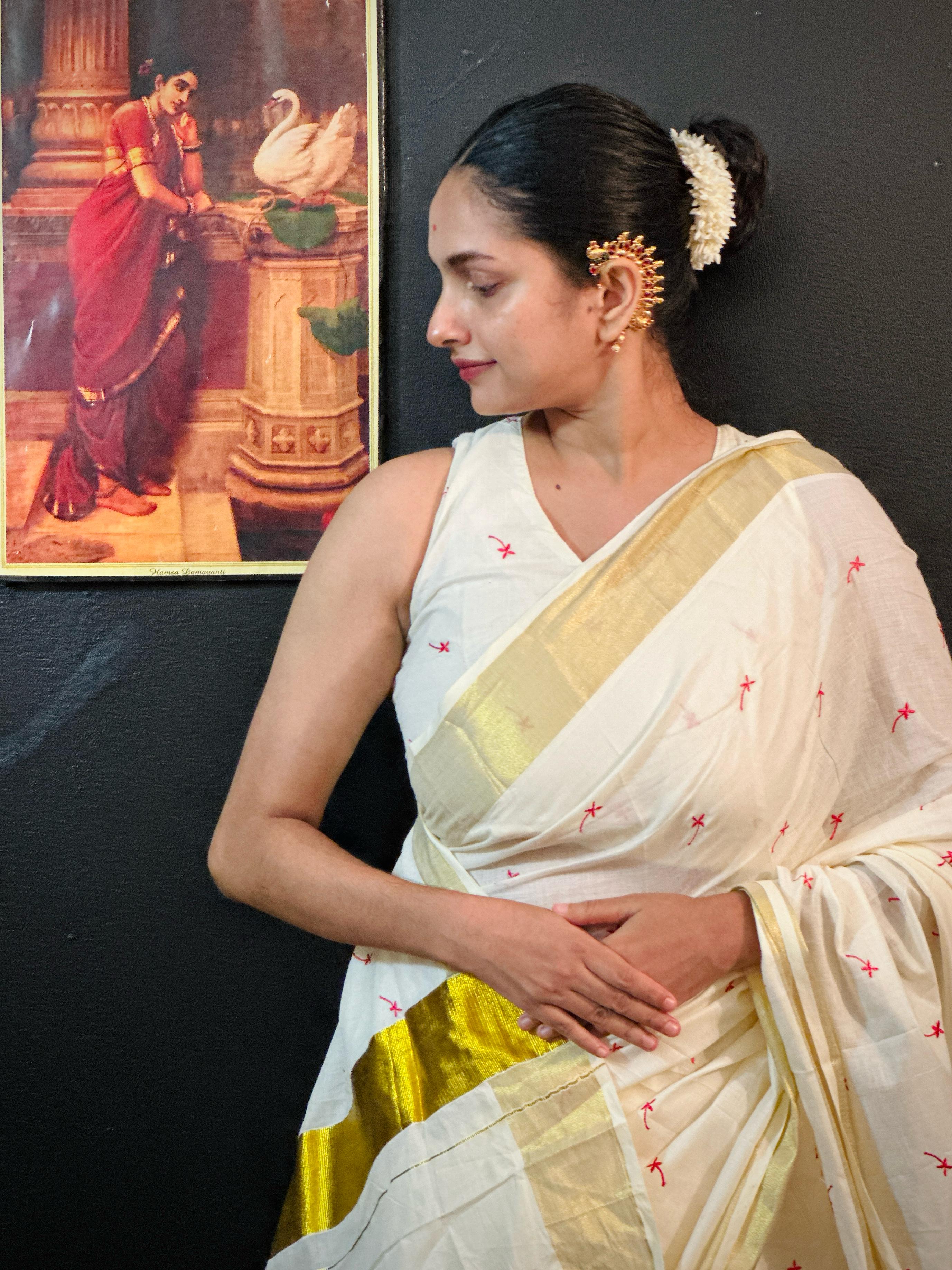 Small Techipoo Embroidered Cotton Saree
