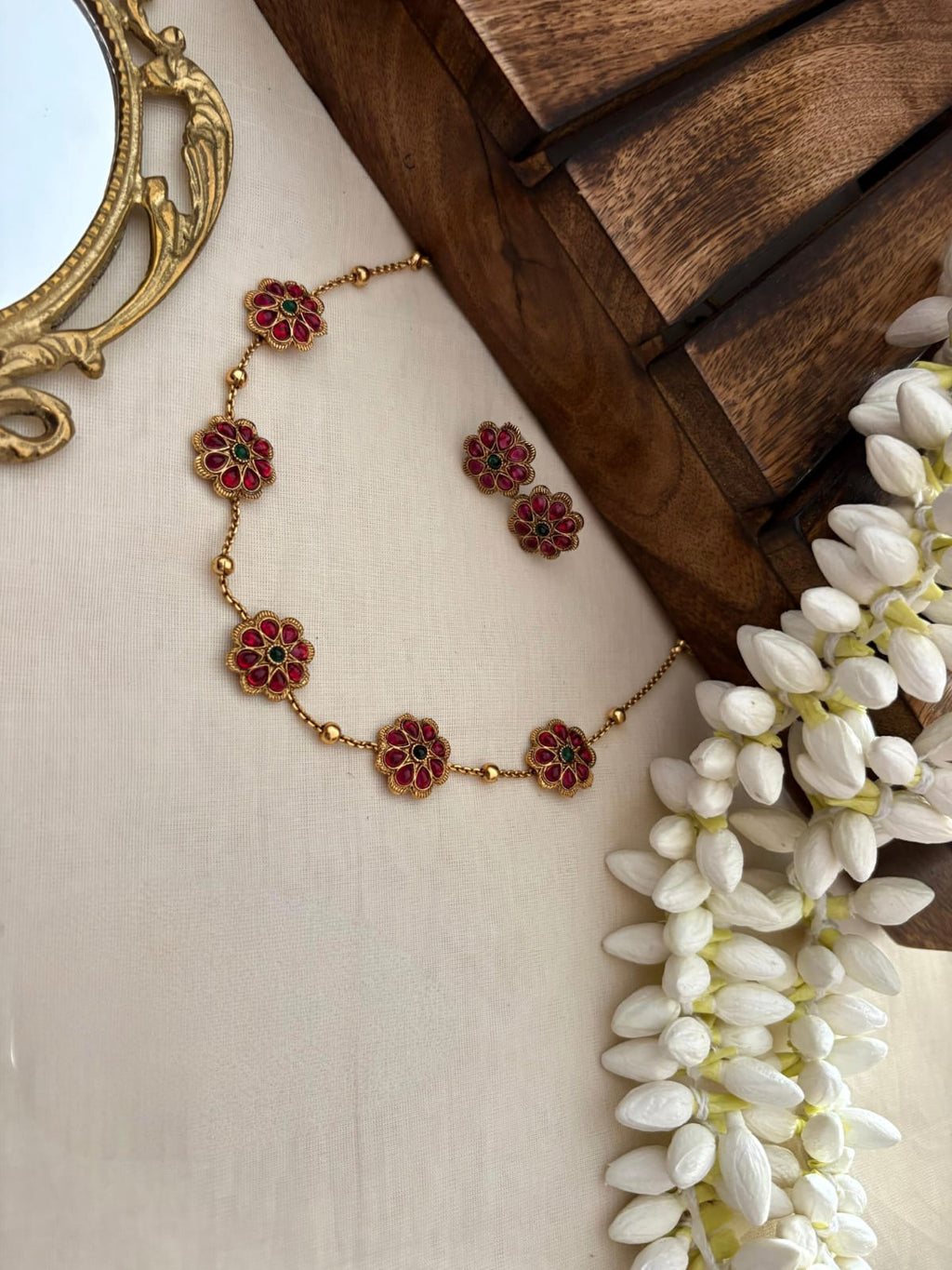 Flower necklace