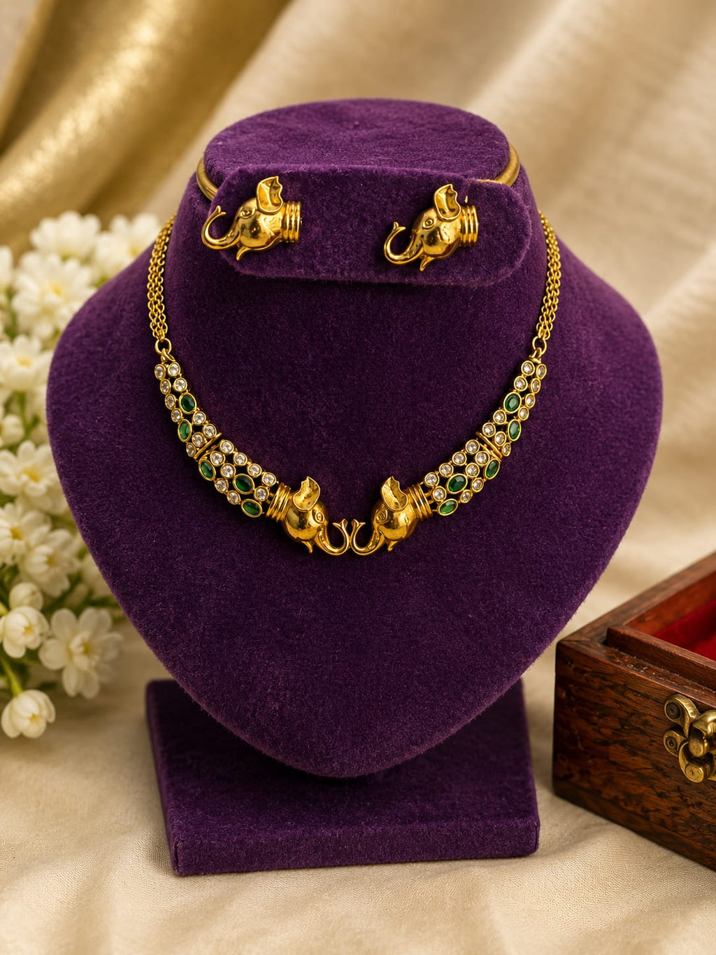 Elephant neckset