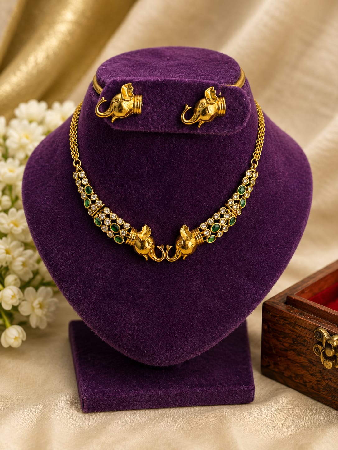 Elephant neckset