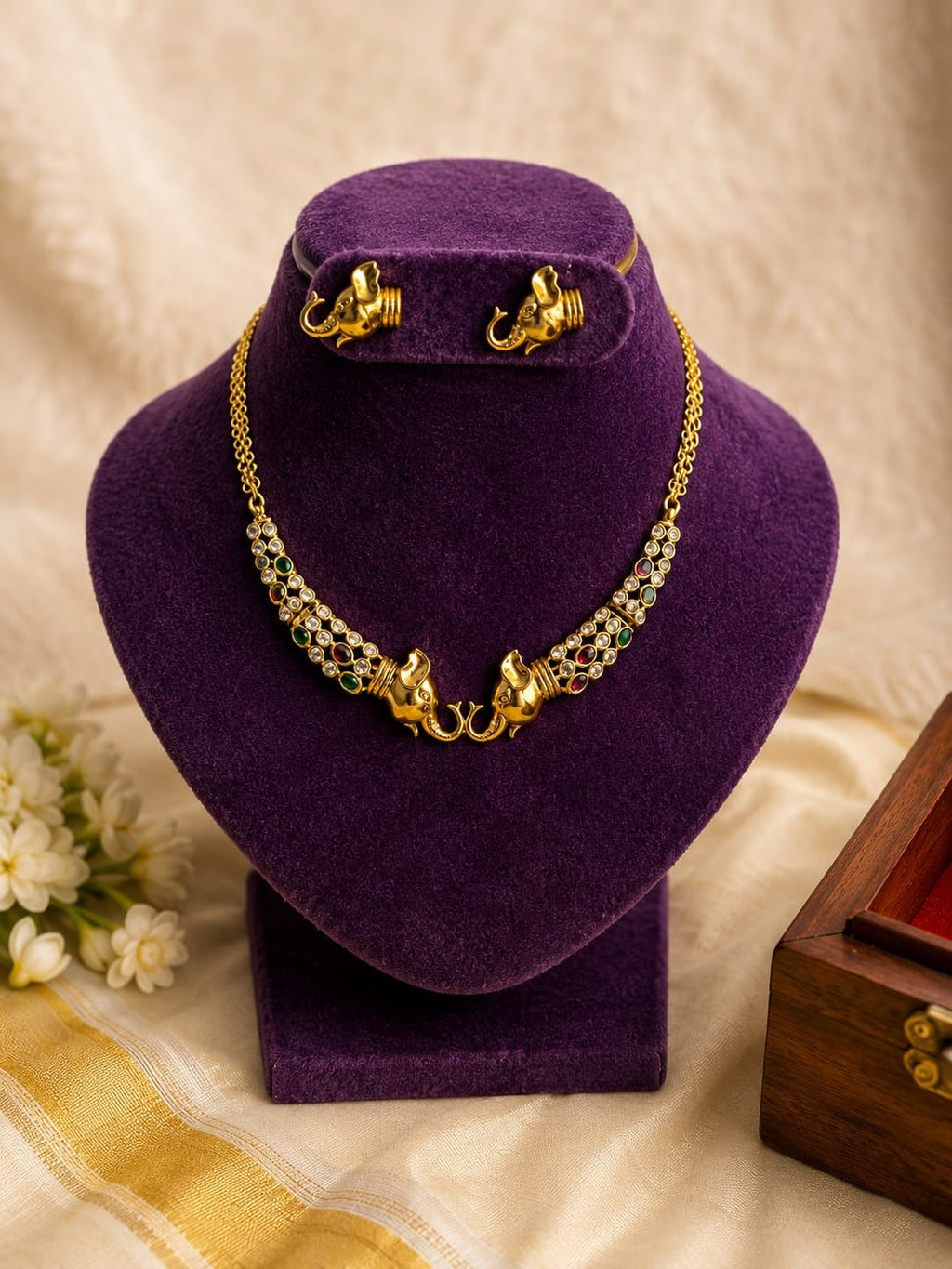 Elephant neckset