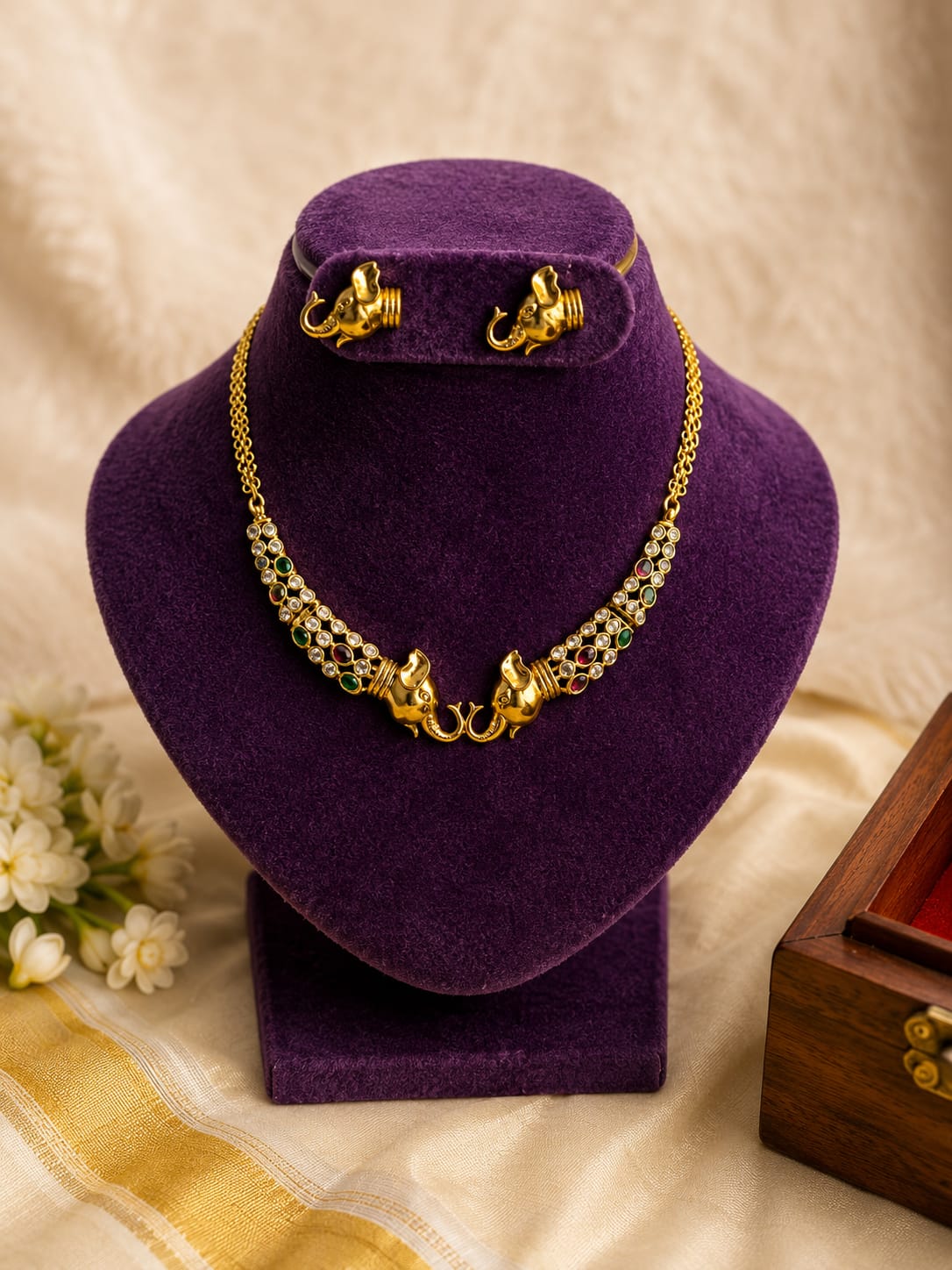 Elephant neckset