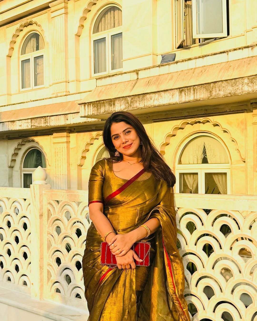 Red Border Golden Tissue Saree (6m)