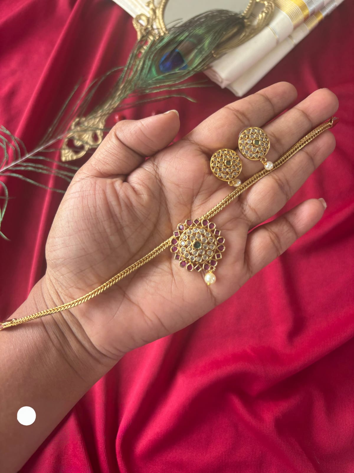 Varmukil choker