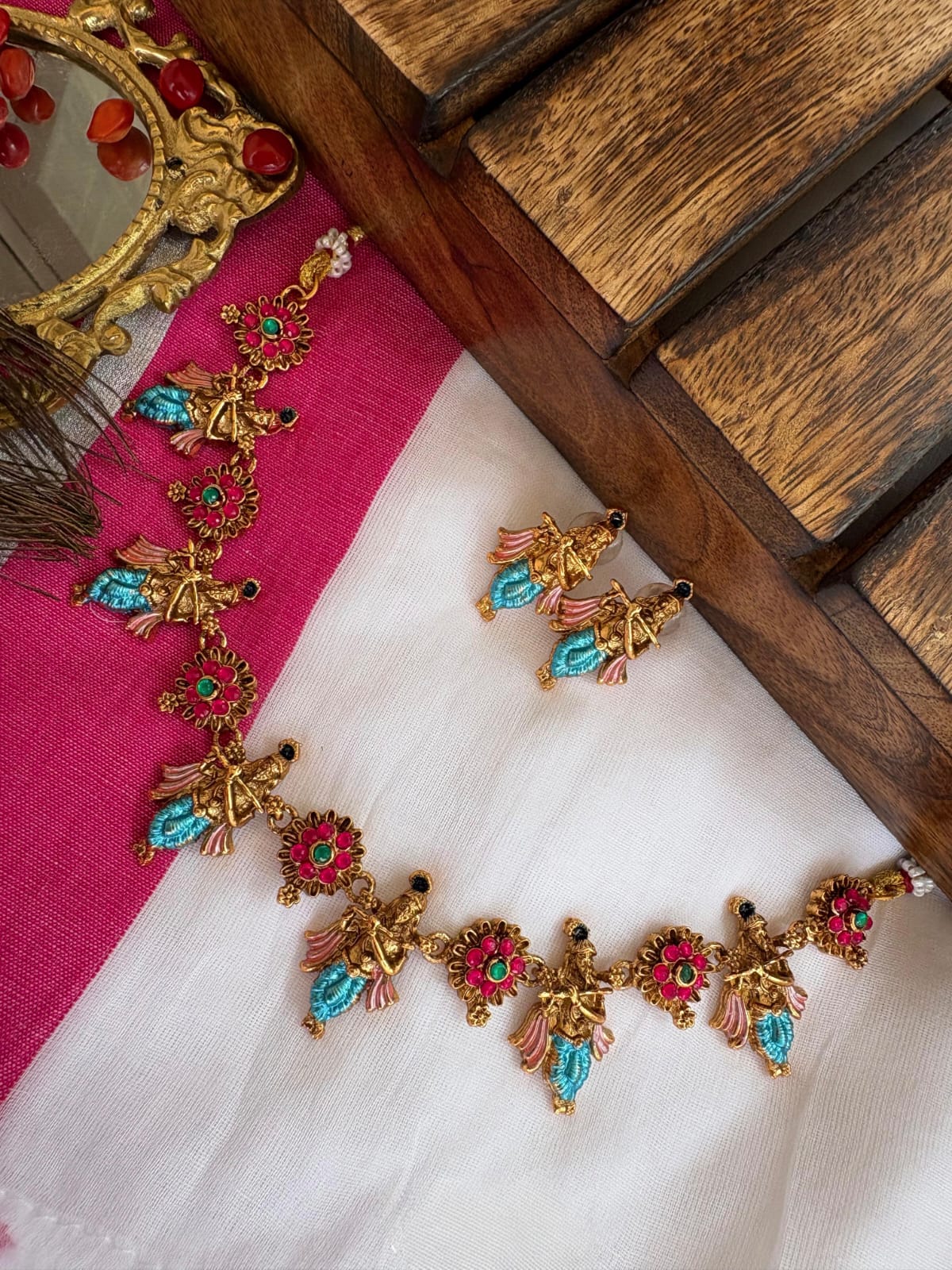 Madhava neckset