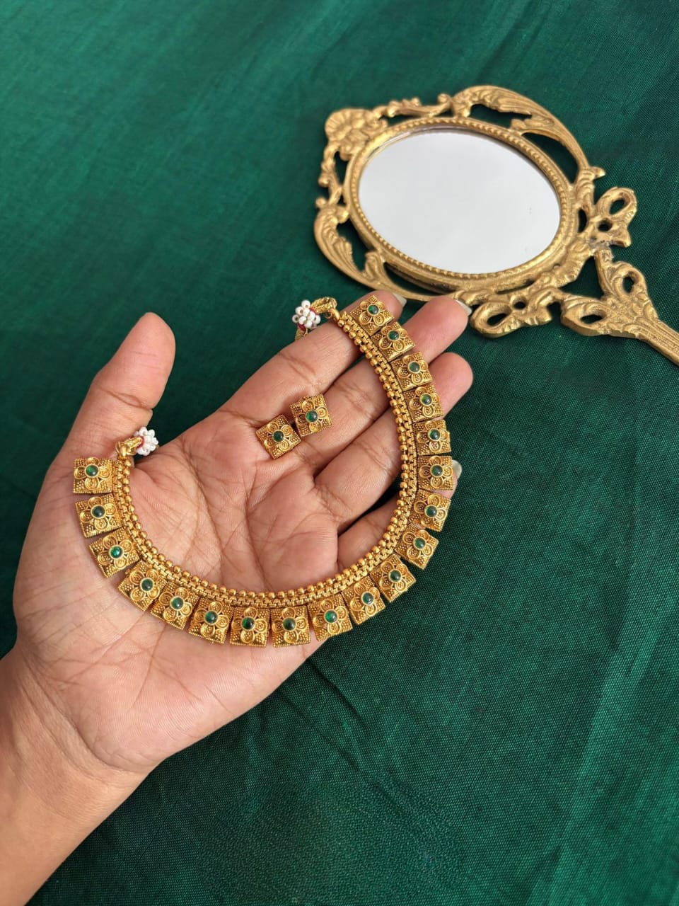 Pavizha necklace