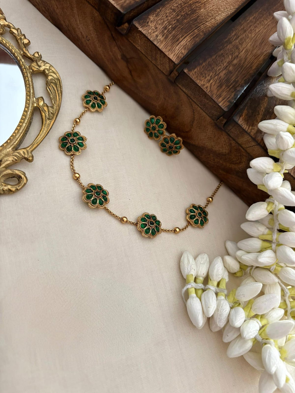 Flower necklace