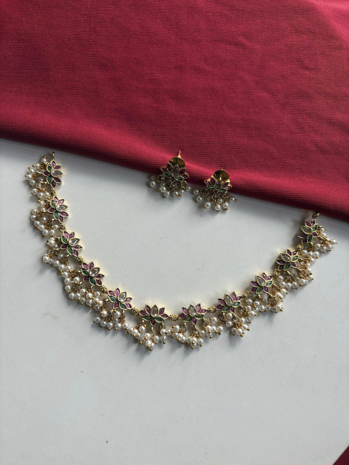 Premium lotus neck set